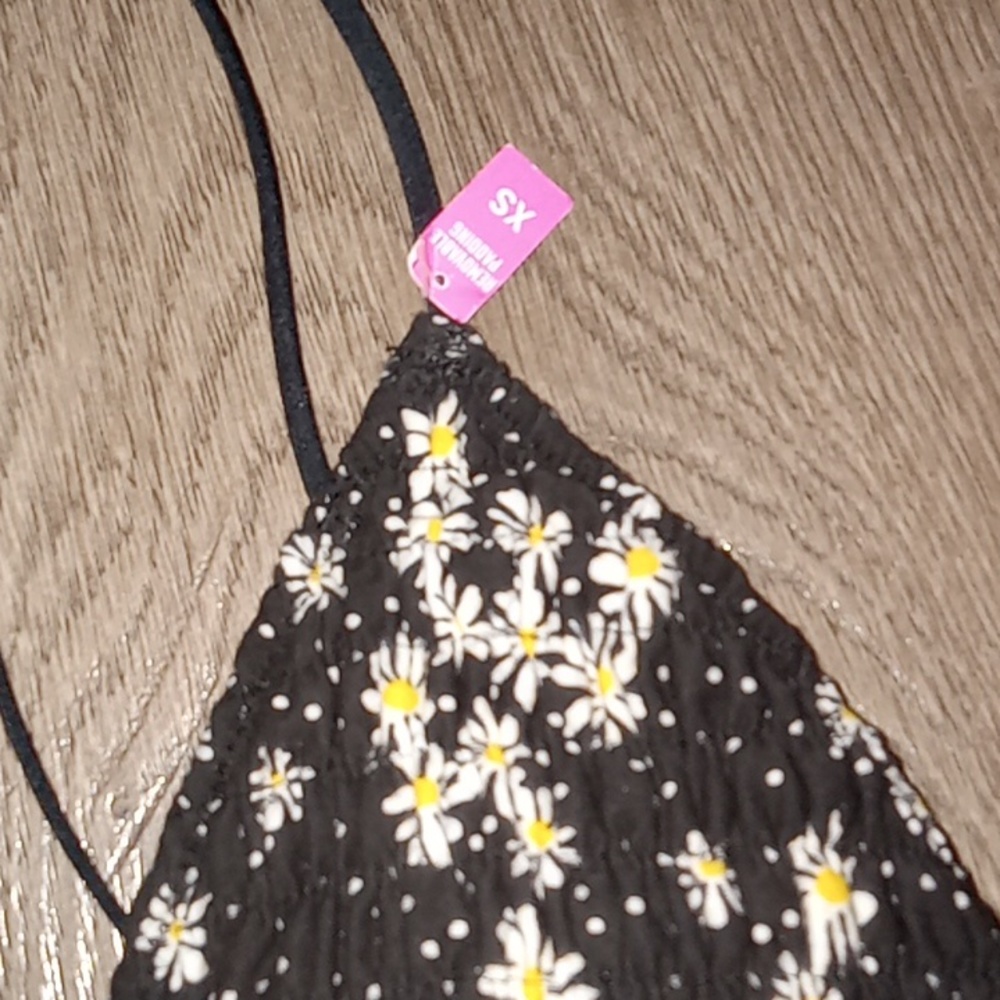 Victoria secret- Black Daisy Wireless Bralette-XSmall - Picture 4 of 6